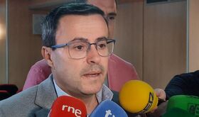 Gallardo muestra a Pedro Snchez su respeto y apoyo as como el del PSOE extremeo