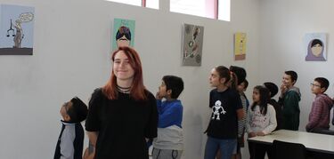 Muestra feminista Mujeres sin rostro, de Altea W.J. en El Economato de Mérida