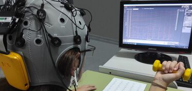La UEx revela que actividad física protege la salud cerebral en mujeres con fibromialgia