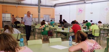 DOE publica convocatoria oposiciones a maestros en Extremadura, que cuenta con 304 plazas