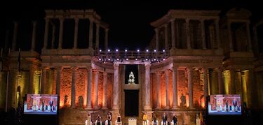 Carolina Yuste, Juan Manuel Sánchez y Marcelino Díez recogen la Medalla de Extremadura