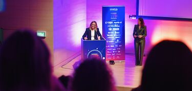 La presidenta de la Asamblea insta a 