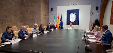 Junta pide implicación de todos para acompañar y proteger a mujeres que sufren violencia