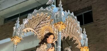 La Mártir Santa Eulalia se luce por Mérida en una procesión extraordinaria en su gran día