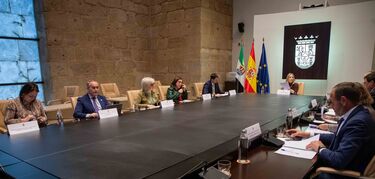 Aprobados dos PCEM por importe de 7,8M€ para garantizar la atención a las personas mayores