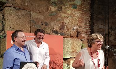 El Festival de Mérida homenajea a Luisi Penco por sus 25 años como sastra del certamen
