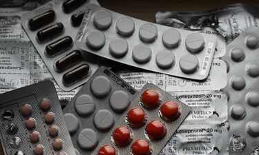 UCE alerta de riesgos económicos y para salud de medicamentos falsos comprados en Internet