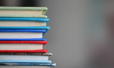 Hospitales y centros médicos extremeños ofrecerán libros a pacientes y acompañantes