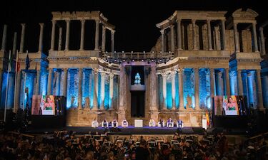 En entrega Medallas, Guardiola pide unidad, defiende Almaraz y condena situación Gaza