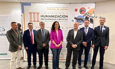 Gª Espada ensalza la apuesta de la Junta por humanizar la salud y los cuidados críticos