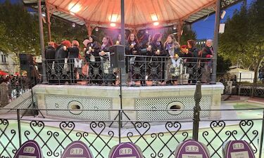 Cientos de personas salen a las calles para recordar a las víctimas de violencia de género