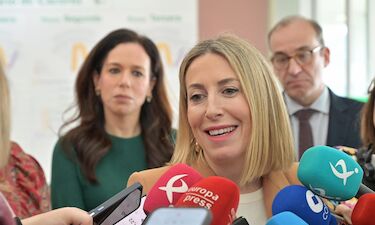 Guardiola visita el Hospital de Cáceres para conocer el nuevo servicio de medicina nuclear