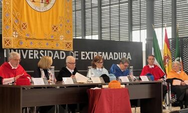 La socióloga  María Ángeles Durán, investida Doctora Honoris Causa por la UEX