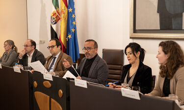 Diputación Cáceres manifiesta en el pleno su enérgica repulsa por los asesinatos machistas