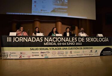 Gil Rosiña anuncia un protocolo junto a la Uex para prevenir la violencia sexual