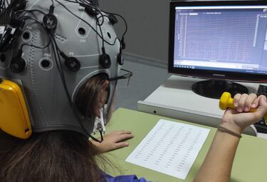 La UEx revela que actividad física protege la salud cerebral en mujeres con fibromialgia