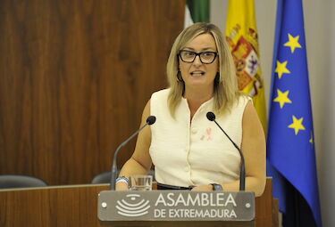 La presidenta de la Asamblea elogia labor de acompañamiento de asociaciones oncológicas