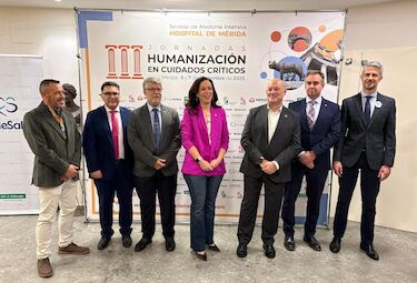 Gª Espada ensalza la apuesta de la Junta por humanizar la salud y los cuidados críticos
