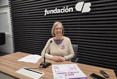 Velas apagadas y telas negras simbolizarán 25N a víctimas en una manifestación en Badajoz