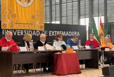 La socióloga  María Ángeles Durán, investida Doctora Honoris Causa por la UEX