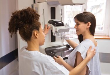 El SES cita a más de 9.600 mujeres de la región para realizarse mamografías en marzo