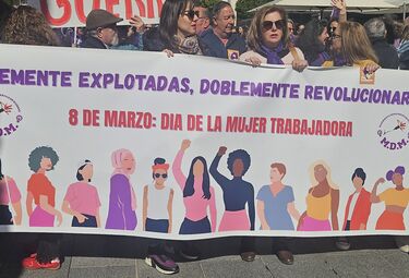 El 8M reúne a cientos de mujeres y hombres en Extremadura reivindicando la igualdad 