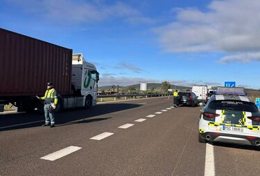 La DGT vigila la velocidad de 10.000 vehículos con 152 controles en carreteras extremeñas 