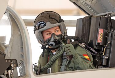 La Princesa Leonor vuela por primera vez en un F-5 en la Base Aérea de Talavera la Real