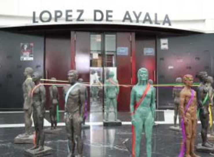 Convocatorias de producciones del Lpez de Ayala de Badajoz y el Gran Teatro de Cceres