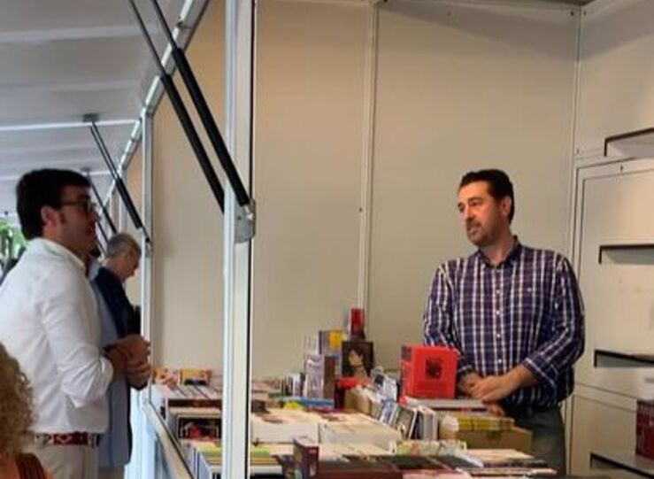 El Ayuntamiento de Cceres presenta sus publicaciones en la Feria del Libro de la ciudad