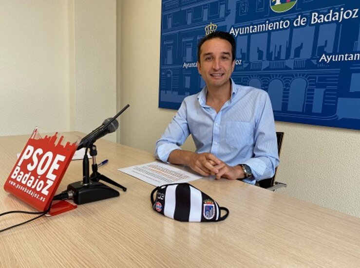 Cabezas cree que tripartito de Badajoz se ha acomodado en su primer ao de legislatura