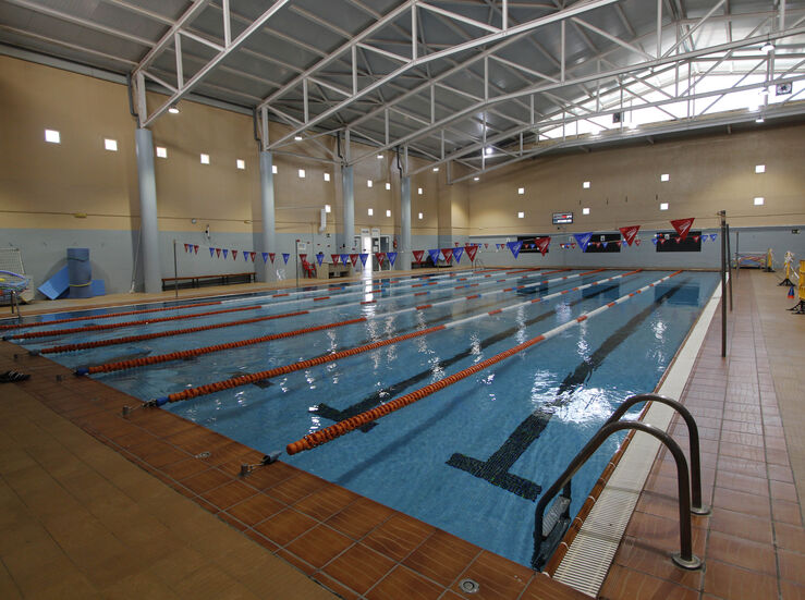 Deportes abre plazo preinscripcin para cursos natacin de menores y adultos en Mrida