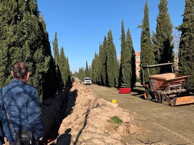Comienza mejora alumbrado pblico del Parque Va de la Plata en barrio Montesol de Cceres