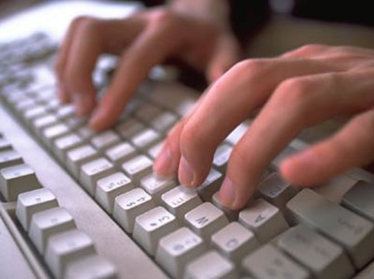 Consejo de Estudiantes UEx pide al rector flexibilidad a centros para exmenes online