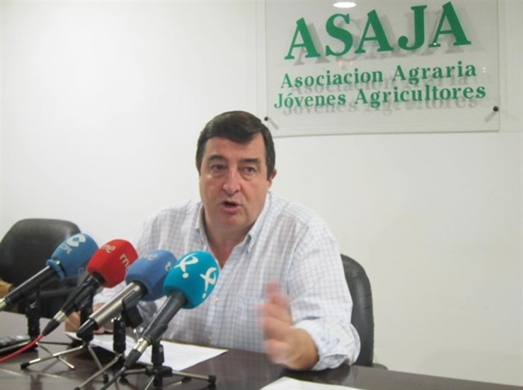 Asaja Extremadura abandona la mesa de negociacin del convenio del campo