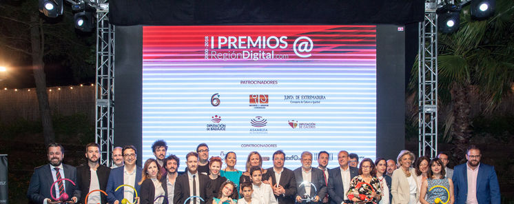 Ms de 200 personas asisten a la celebracin 18 Aniversaro y I Premios  Regiondigitalcom