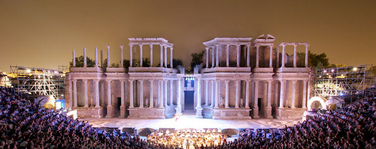 Treinta entidades pblicas y privadas apoyan la 65 edicin del Festival de Mrida