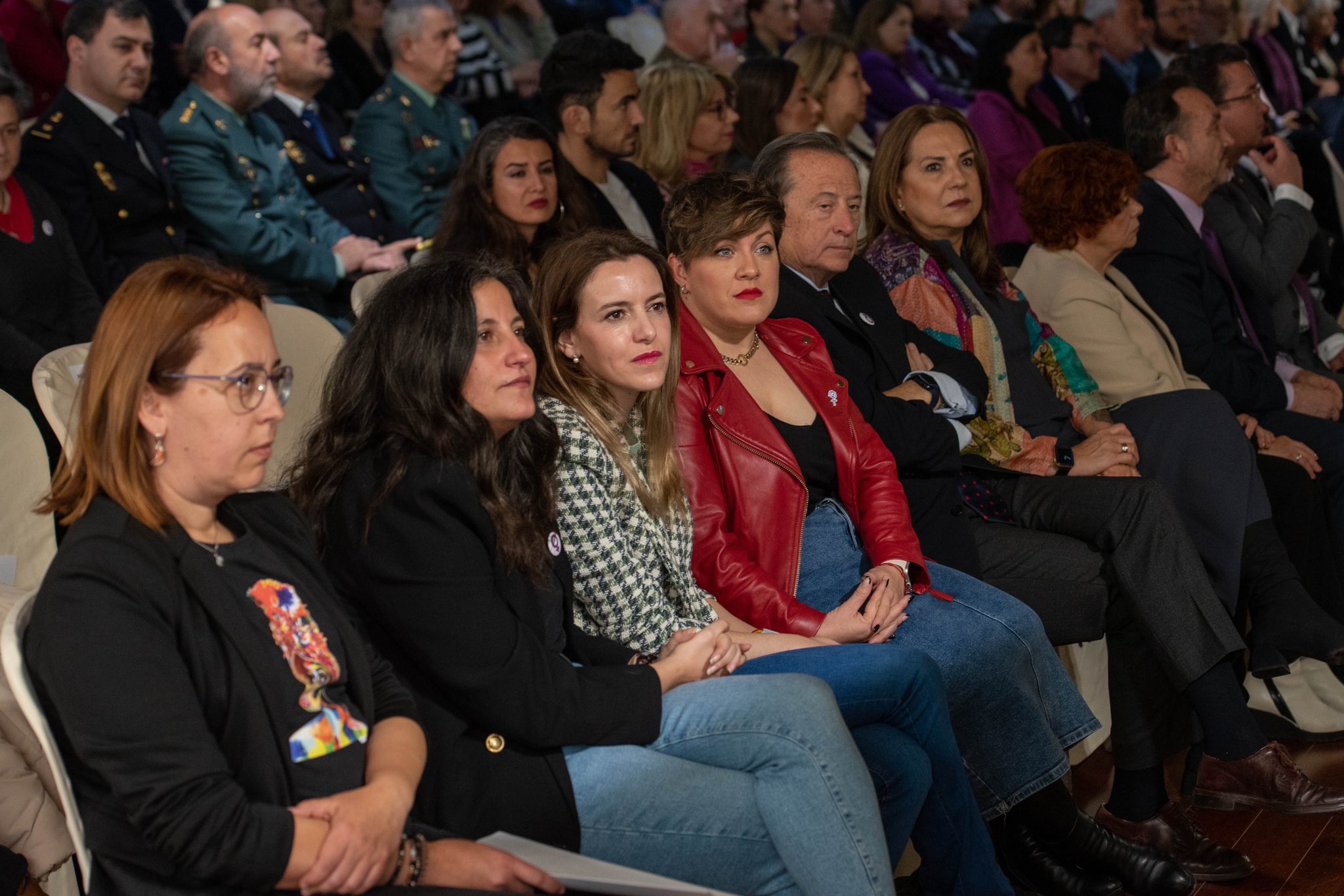 Soraya Vega junto al resto de las portavoces de Igualdad de los grupos parlamentarios.