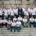 Vara recibe al grupo de senderismo de Placeat en el 50 aniversario de la asociacin