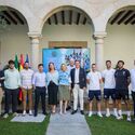 La presidenta de la Junta recibe al CD Coria tras su ascenso a Primera Federacin