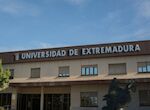 UEx suma master de Atencin a Cronicidad y Dependencia y Diseo Universal para Aprendizaje