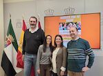 Mayores y jvenes de Badajoz participan en un programa de promocin de actividad fsica