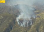 Miteco despliega siete medios areos y dos brigadas para el incendio en Losar de la Vera 