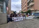 Cien personas se concentran frente a la Asamblea en defensa de la cooperacin extremea 