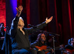 Jos Merc rinde culto a Manuel Alejandro y al flamenco sobre el Teatro Romano de Mrida