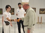 Naharro recibe al equipo Extremanus ganador II Competicin Universitaria Manos Protsicas