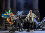 Timn de Atenas reflexiona en el Festival de Mrida sobre la amistad por inters 