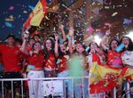 Miles de personas celebran en Don Benito localidad natal de Porro la victoria de Espaa