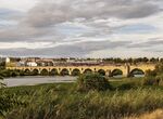 CHG prohbe temporalmente navegacin en tramo urbano a su paso por Badajoz por seguridad