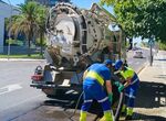 Badajoz se prepara para las lluvias con limpieza de imbornales y extraccin residuos